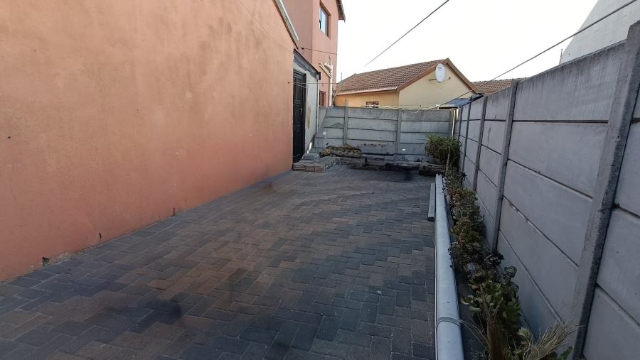 To Let 3 Bedroom Property for Rent in Highbury Park Western Cape